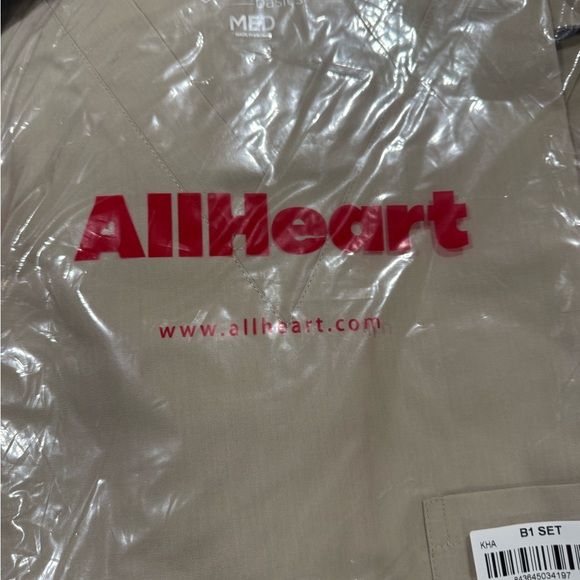 NIP Allheart scrub set, Med - Picture 3 of 4